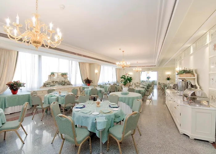Fh55 Grand Palatino Hotel 4*